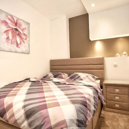 Hostgost Selected Suites - Skadarlija Square Belgrade Exterior photo